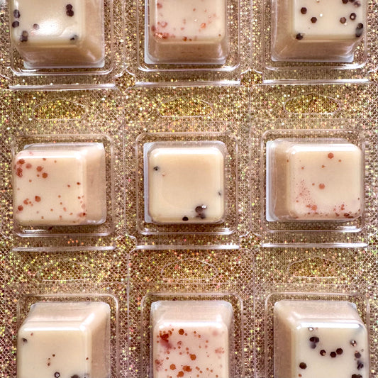 Hello Gourd-geos! Wax Melt Sample